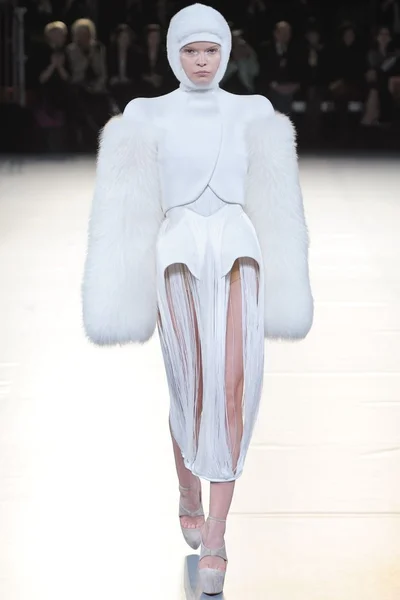 Look 2